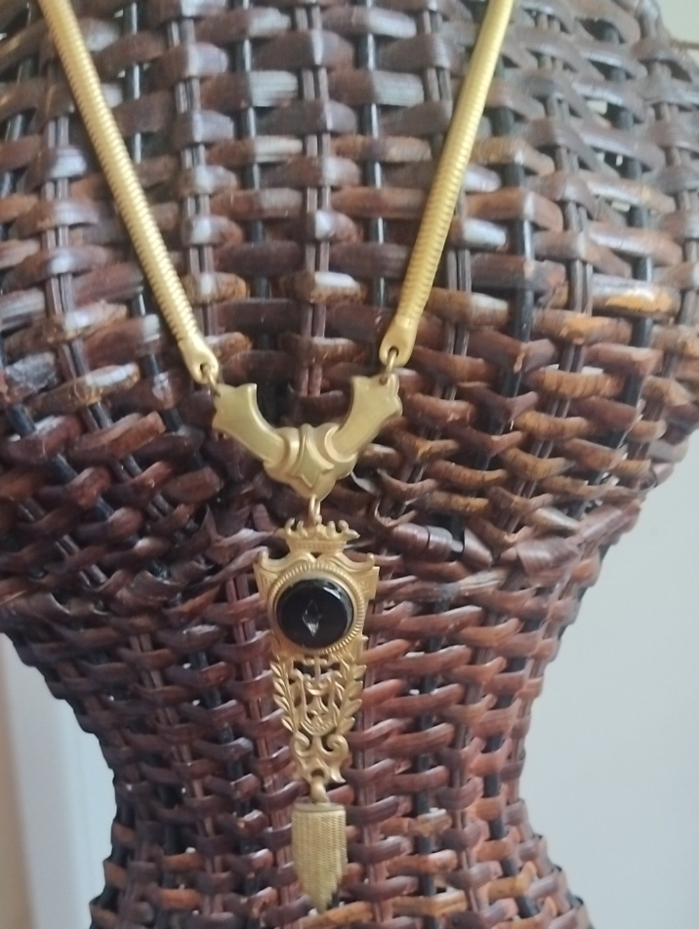 Gold-Tone Black Stone Vintage Pendant Necklace - Women Jewelry